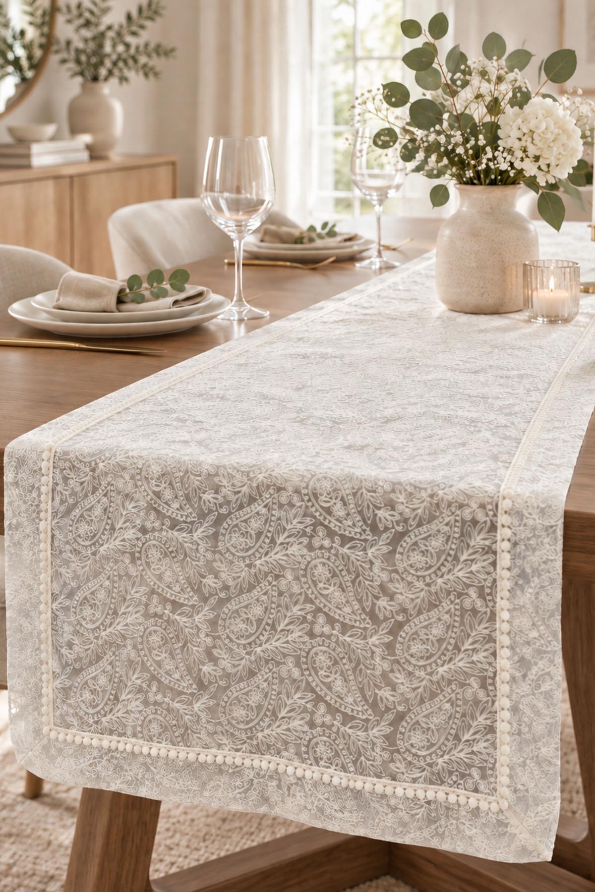 Esperenza Embroidered Stain-Resistant Runner (60 x 150 cm)