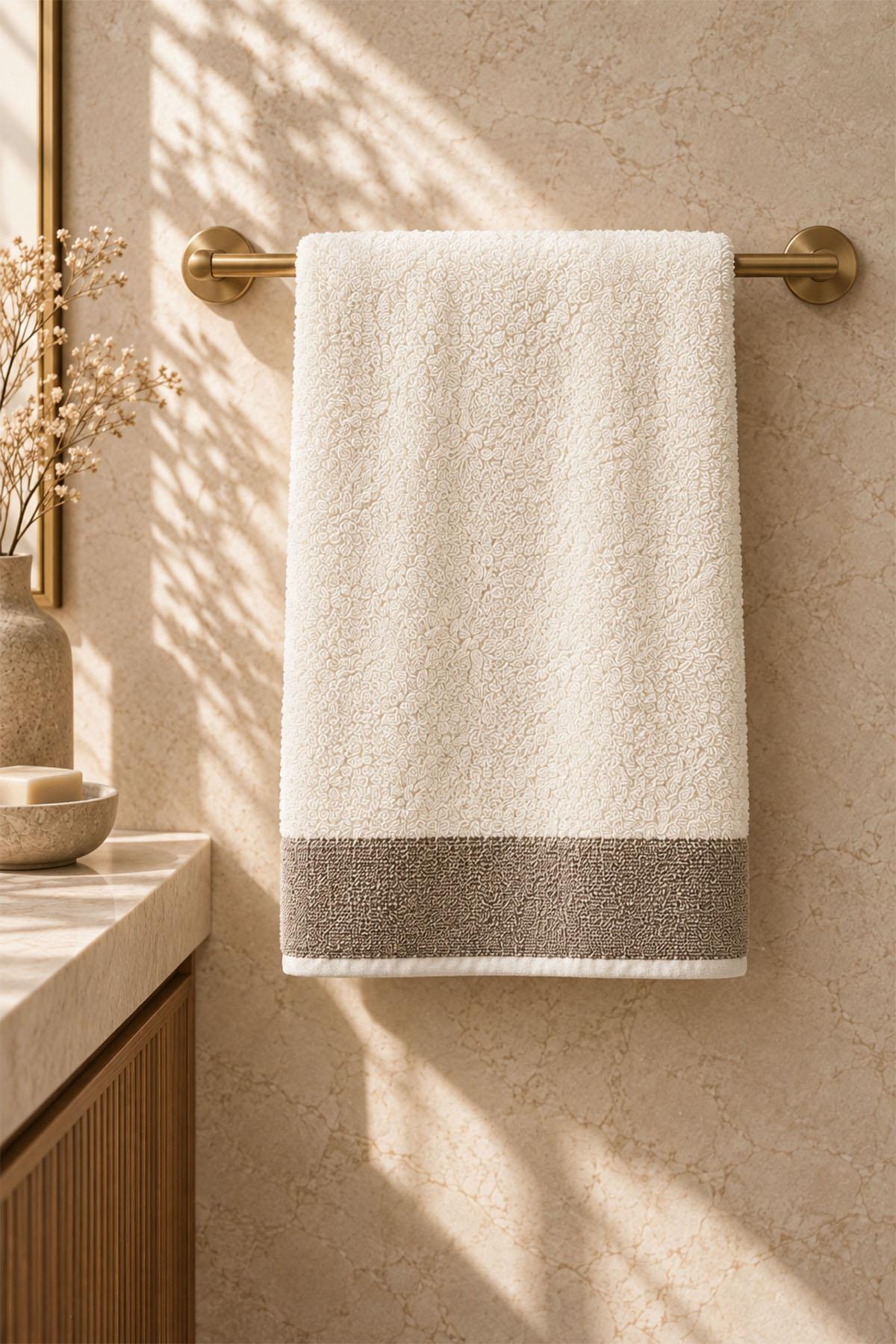 Pofina Low Twist Fluffy Bath Towel (90 x 150 cm)