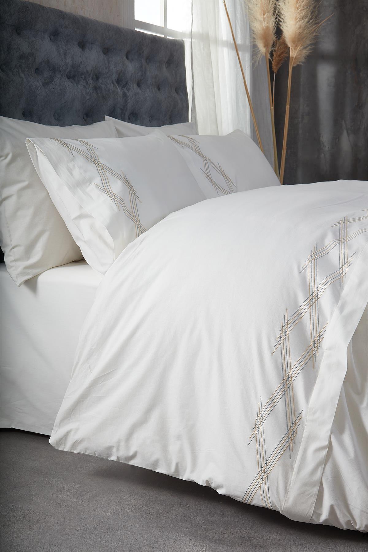 Alizya Plaid Embroidered 6-Piece Double Duvet Cover Set - Nazik Home - Value for My Home!