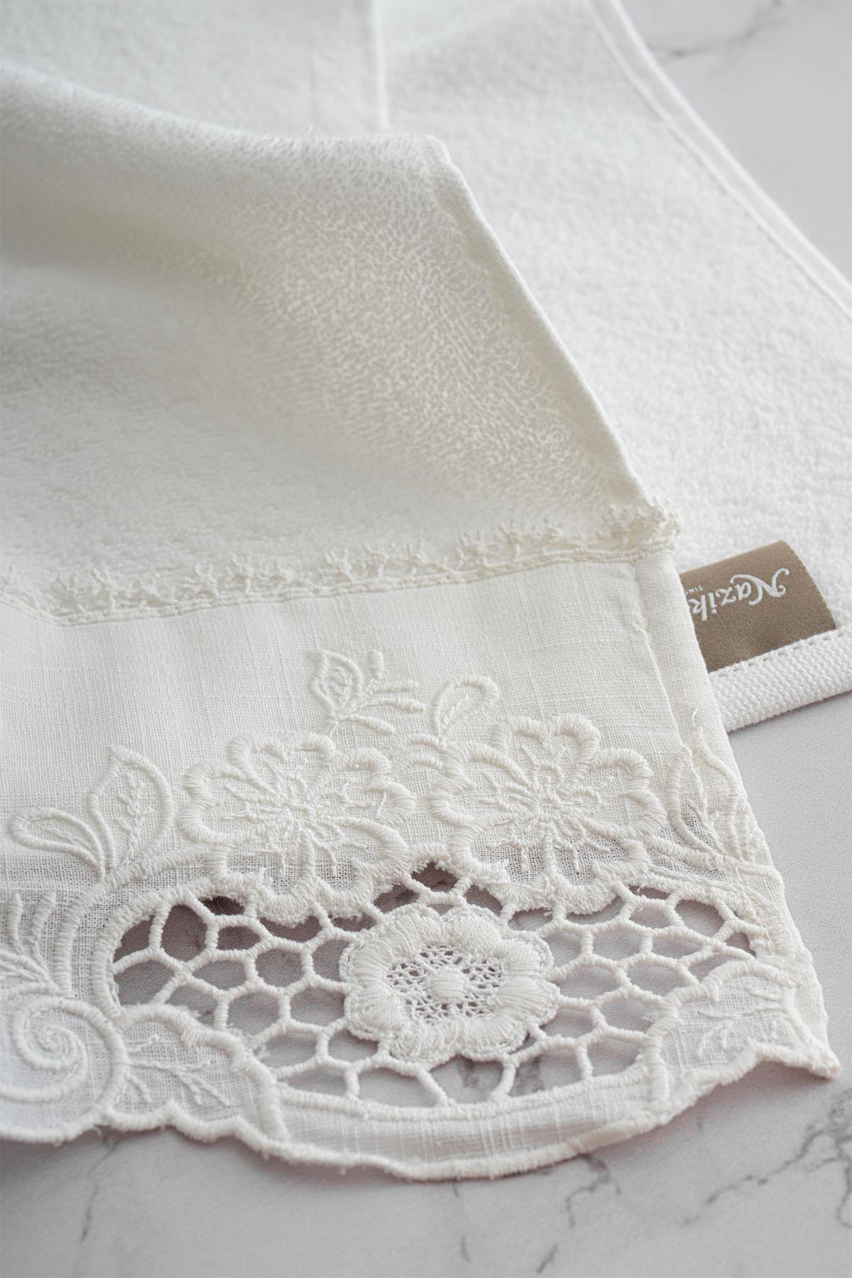 Puerta Flower Embroidered Face Towel (50 x 90 cm)