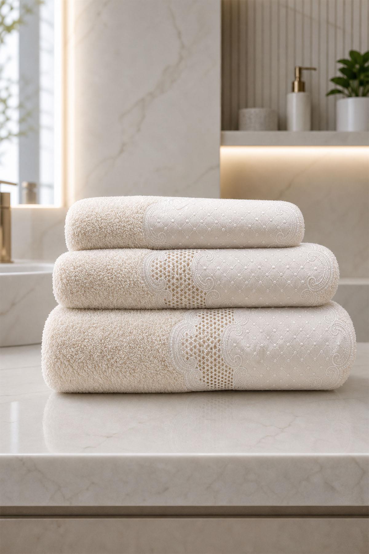 Simena Embroidered Hand Towel (30 x 50 cm)