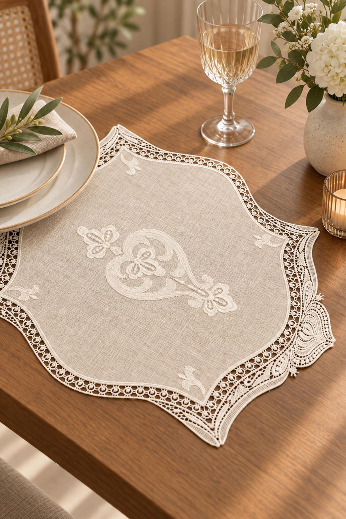 Sultan Embroidered Stain-Resistant, Easy-to-Make Placemat (35 x 45 cm)